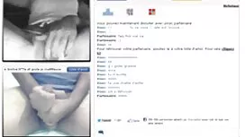 Una ragazza magra su ...
