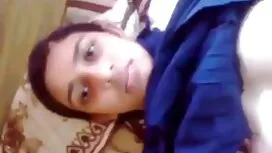 Una bella donna in l ...