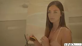 La ragazza a video p ...