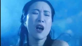 Ragazza di pollo pri ...