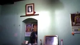 La ragazza può esser ...