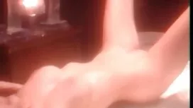 Ragazza si blocca un ...