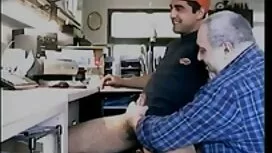 Due amiche si spogli ...